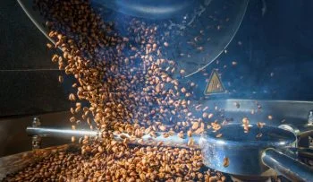 Compressed air is used in a wide variety of manufacturing and commercial applications, and in some industries, such as food manufacturing, the quality of the air is extremely important.